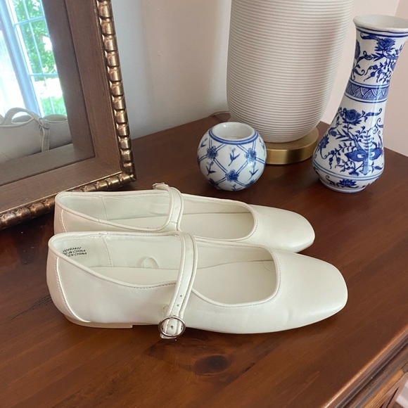 Forever 21 Cream Flats with Strap - Picture 2 of 7